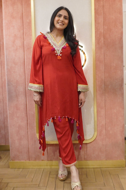 Indowestern Embellished Kurta Set!